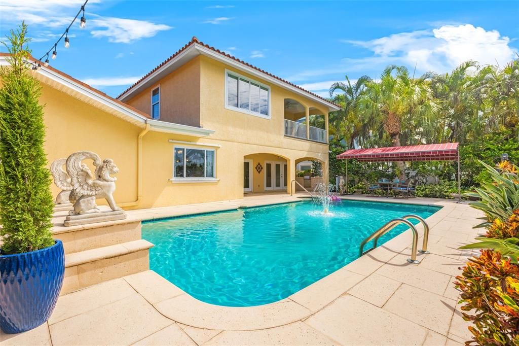Recently Sold: $1,850,000 (4 beds, 4 baths, 3215 Square Feet)
