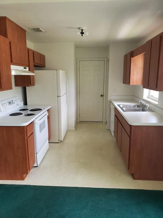 Recently Rented: $1,200 (3 beds, 2 baths, 1129 Square Feet)