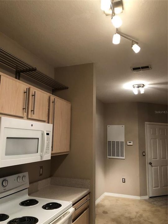 Recently Rented: $1,150 (1 beds, 1 baths, 820 Square Feet)