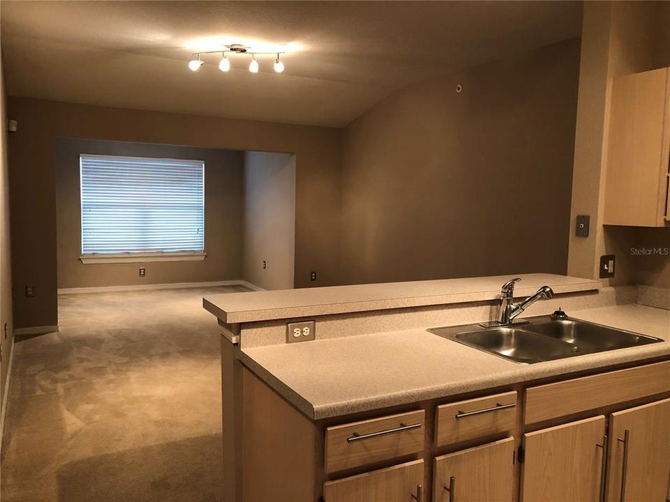 Recently Rented: $1,150 (1 beds, 1 baths, 820 Square Feet)