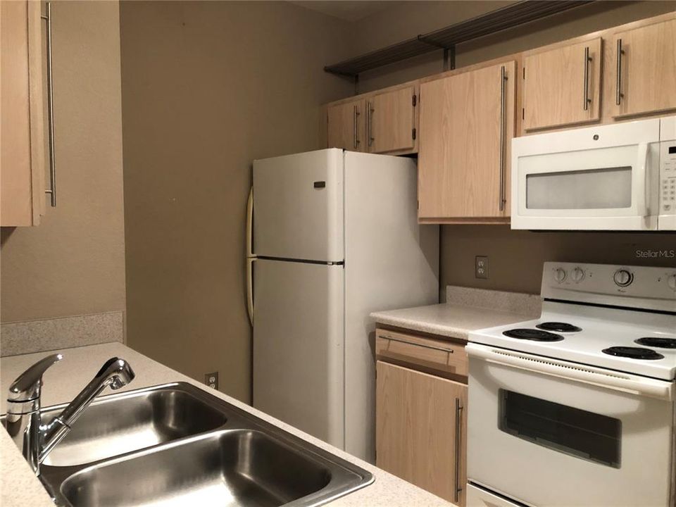 Recently Rented: $1,150 (1 beds, 1 baths, 820 Square Feet)