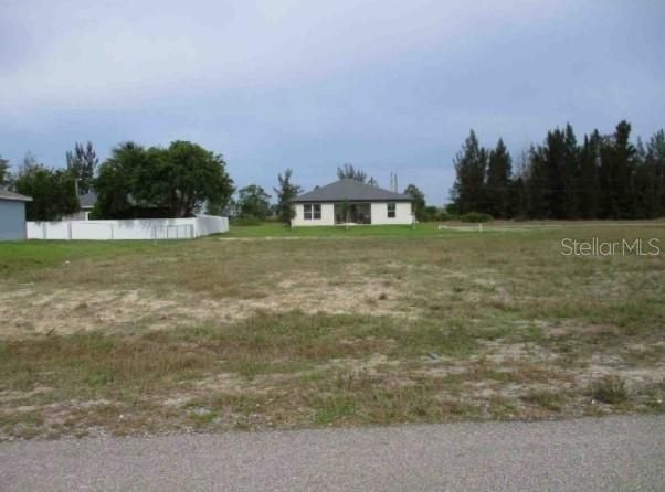 最近售出: $24,000 (0.23 acres)