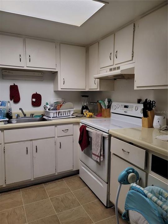 Recently Sold: $93,900 (1 beds, 1 baths, 759 Square Feet)