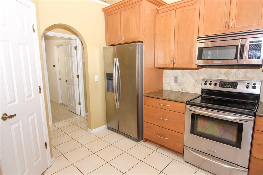 Kitchen - Stainless & 42" Cabinets