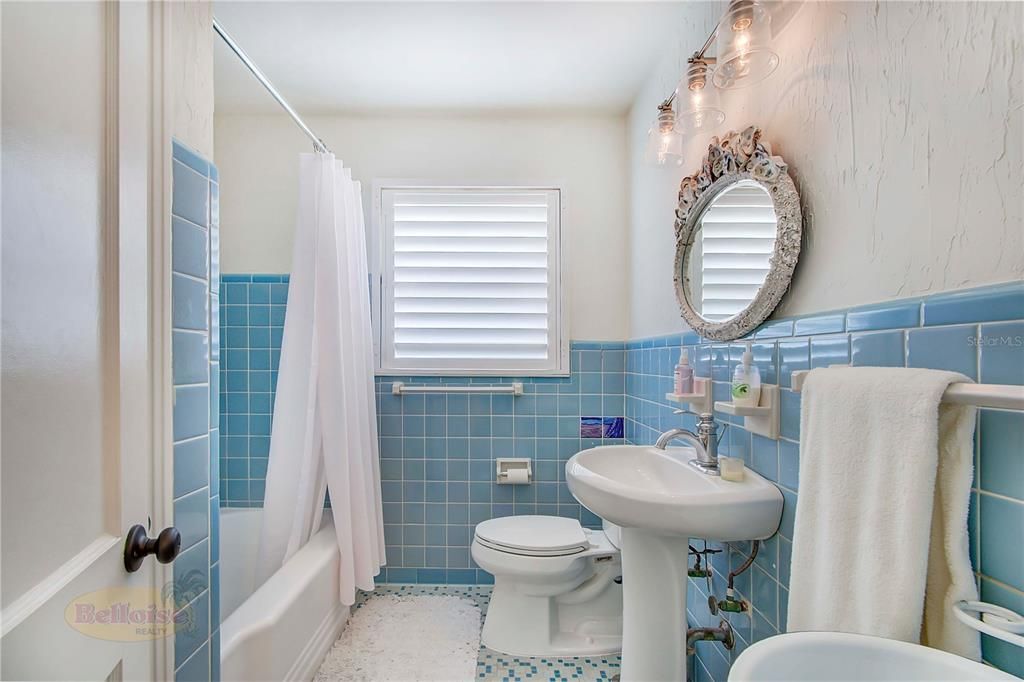 Recently Sold: $925,000 (3 beds, 1 baths, 1364 Square Feet)