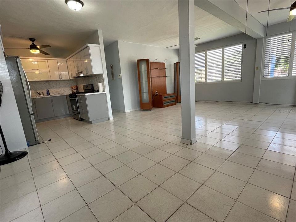 Vendido Recientemente: $135,000 (4 camas, 3 baños, 1100 Pies cuadrados)