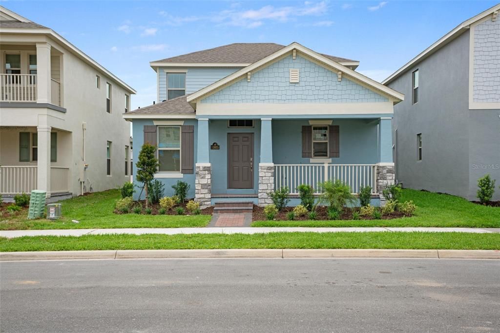 Recently Sold: $445,000 (3 beds, 2 baths, 2027 Square Feet)