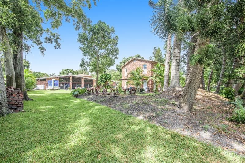 Recently Sold: $1,889,750 (8 beds, 6 baths, 8221 Square Feet)