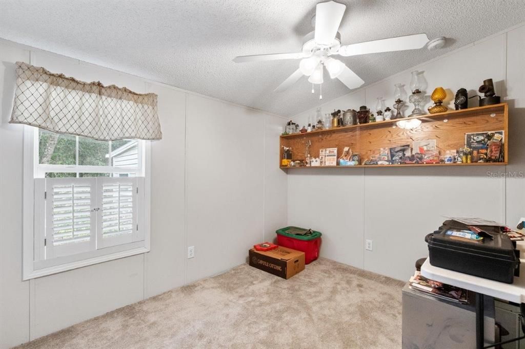 Recently Sold: $400,000 (3 beds, 2 baths, 1957 Square Feet)