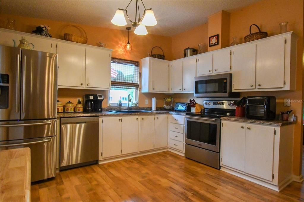 Recently Sold: $186,000 (2 beds, 2 baths, 1040 Square Feet)