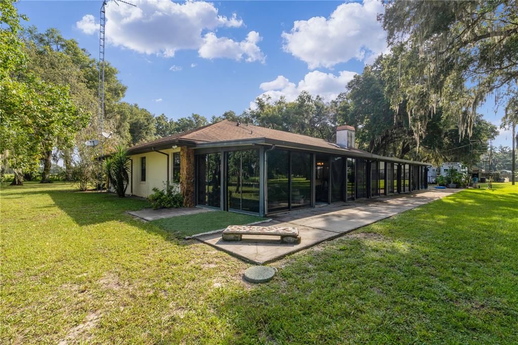 Recently Sold: $1,280,000 (3 beds, 3 baths, 3028 Square Feet)