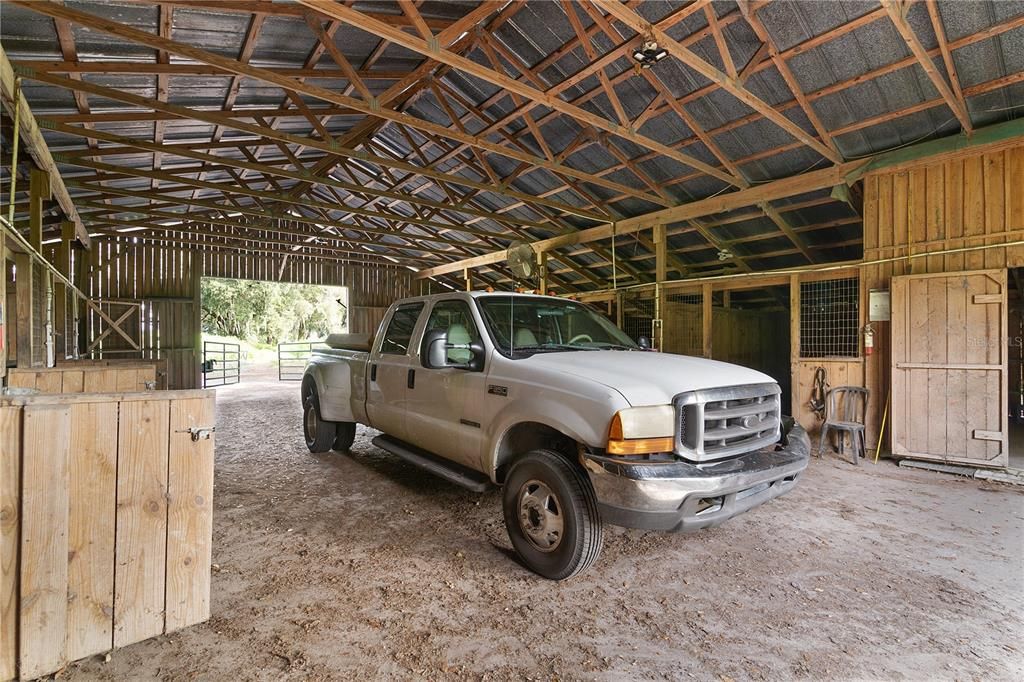 Vendido Recientemente: $1,280,000 (3 camas, 3 baños, 3028 Pies cuadrados)