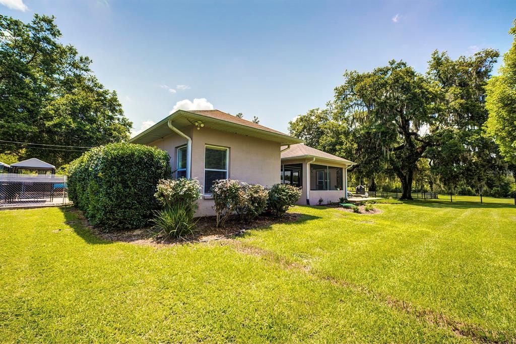 Recently Sold: $510,000 (3 beds, 2 baths, 1480 Square Feet)