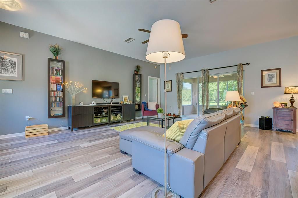 Recently Sold: $510,000 (3 beds, 2 baths, 1480 Square Feet)