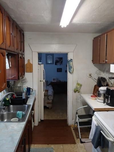 Recently Sold: $66,000 (2 beds, 1 baths, 1326 Square Feet)