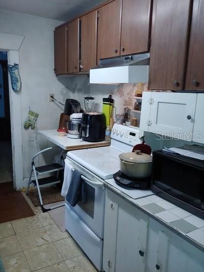 Recently Sold: $66,000 (2 beds, 1 baths, 1326 Square Feet)