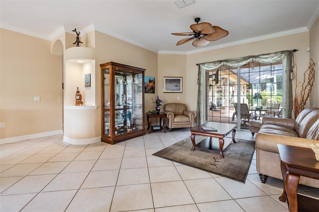 Recently Sold: $1,100,000 (5 beds, 4 baths, 4407 Square Feet)