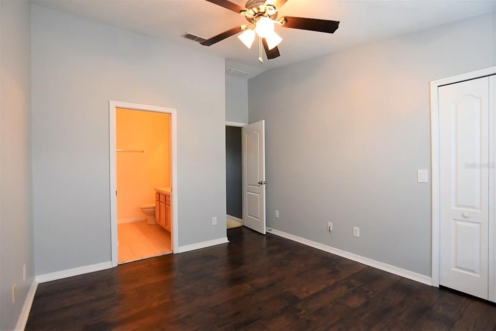 Recently Rented: $1,350 (2 beds, 2 baths, 1056 Square Feet)