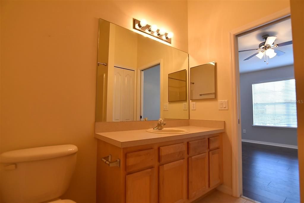Недавно арендовано: $1,350 (2 спален, 2 ванн, 1056 Квадратных фут)