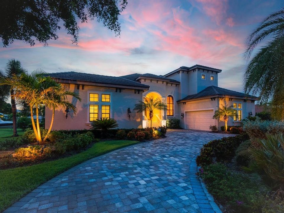 Recently Sold: $3,950,000 (4 beds, 5 baths, 4427 Square Feet)