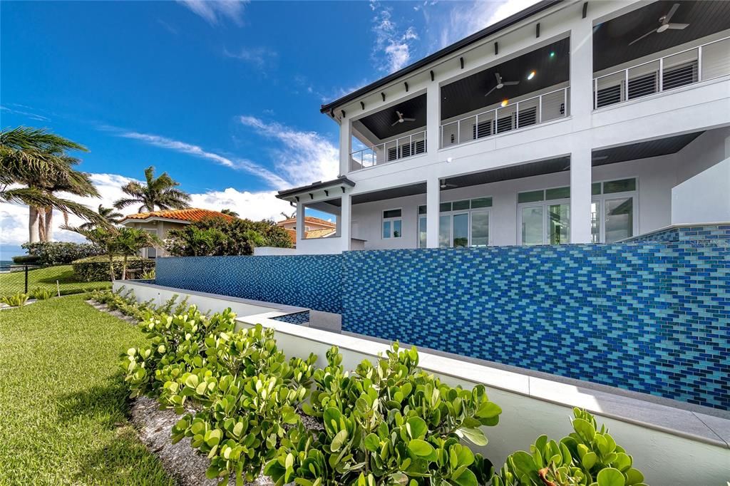 Recently Sold: $3,750,000 (5 beds, 4 baths, 4010 Square Feet)
