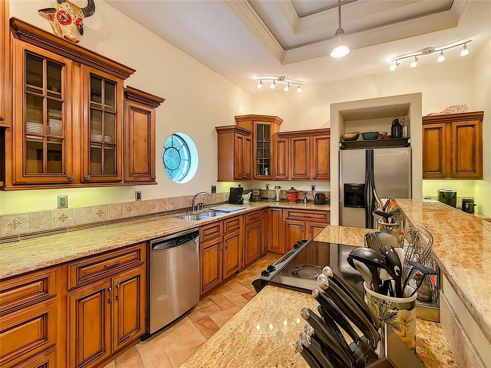 Gourmet kitchen with granite countertops (upstairs)