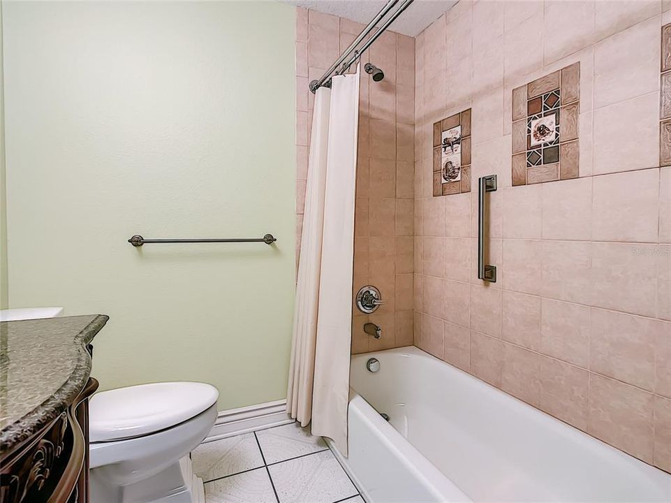 Shower/Tub for bedroom #4