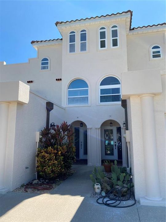 Recently Sold: $520,000 (3 beds, 2 baths, 1797 Square Feet)