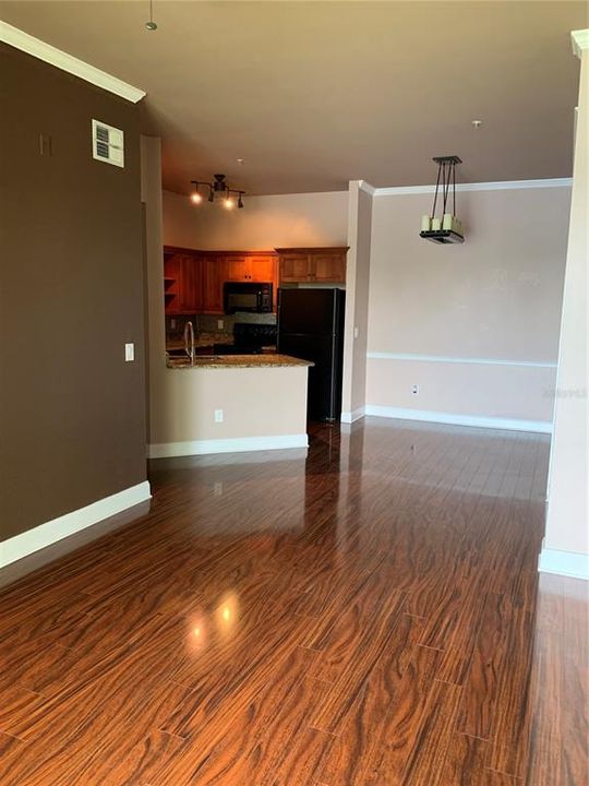 Recently Sold: $135,900 (1 beds, 1 baths, 792 Square Feet)