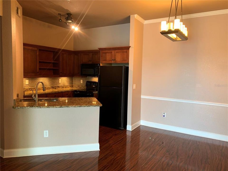 Recently Sold: $135,900 (1 beds, 1 baths, 792 Square Feet)