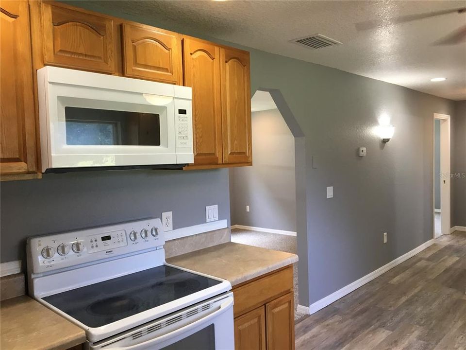 Recently Sold: $132,000 (2 beds, 1 baths, 1104 Square Feet)