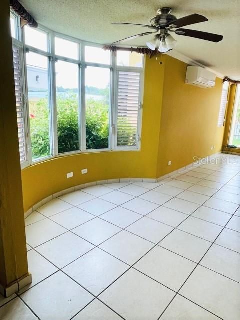 Vendido Recientemente: $460,000 (4 camas, 4 baños, 3250 Pies cuadrados)