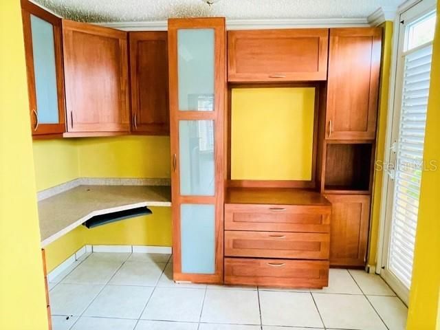 Vendido Recientemente: $460,000 (4 camas, 4 baños, 3250 Pies cuadrados)