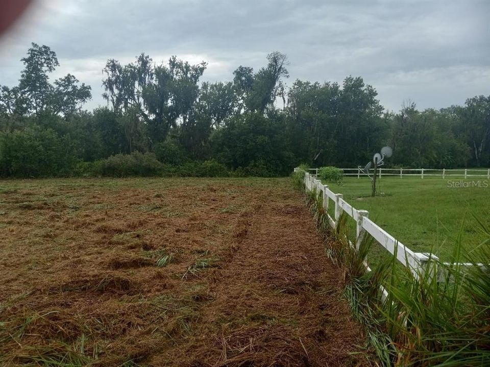 На продажу: $309,900 (6.53 acres)