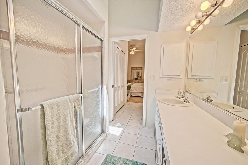 最近售出: $260,000 (3 贝兹, 2 浴室, 1475 平方英尺)