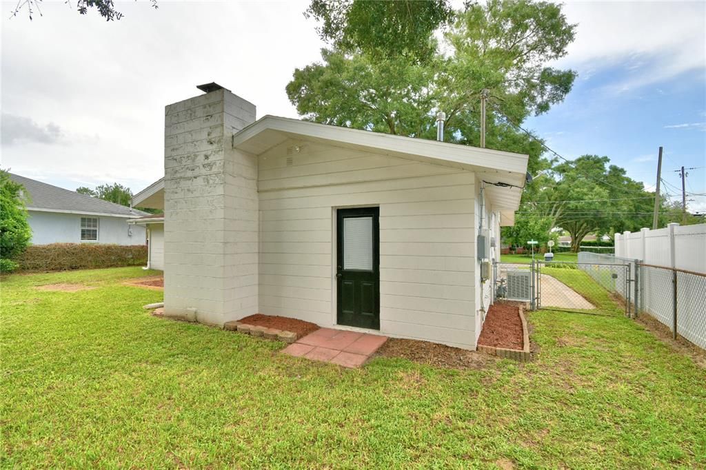 Recently Sold: $245,000 (3 beds, 2 baths, 1448 Square Feet)