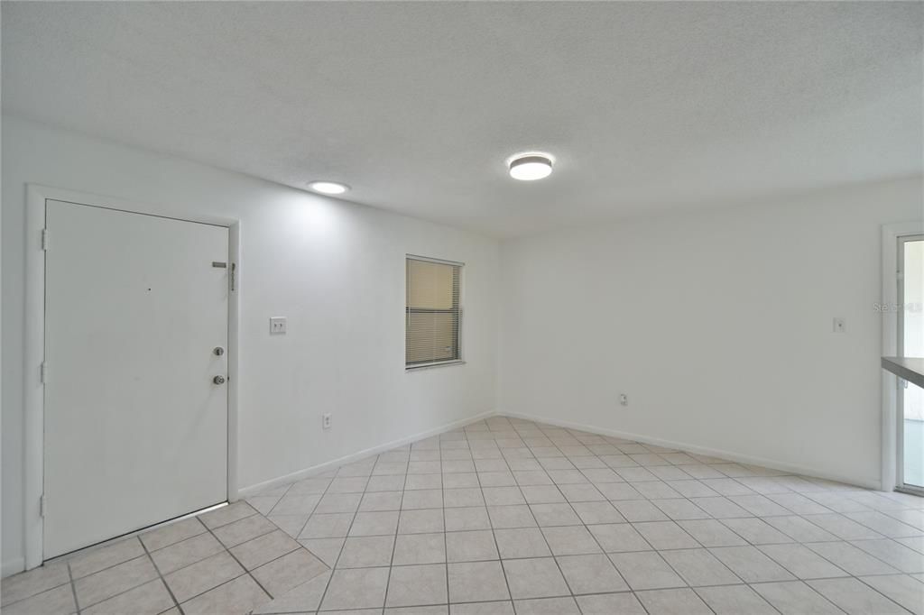 Recently Sold: $69,000 (1 beds, 1 baths, 672 Square Feet)