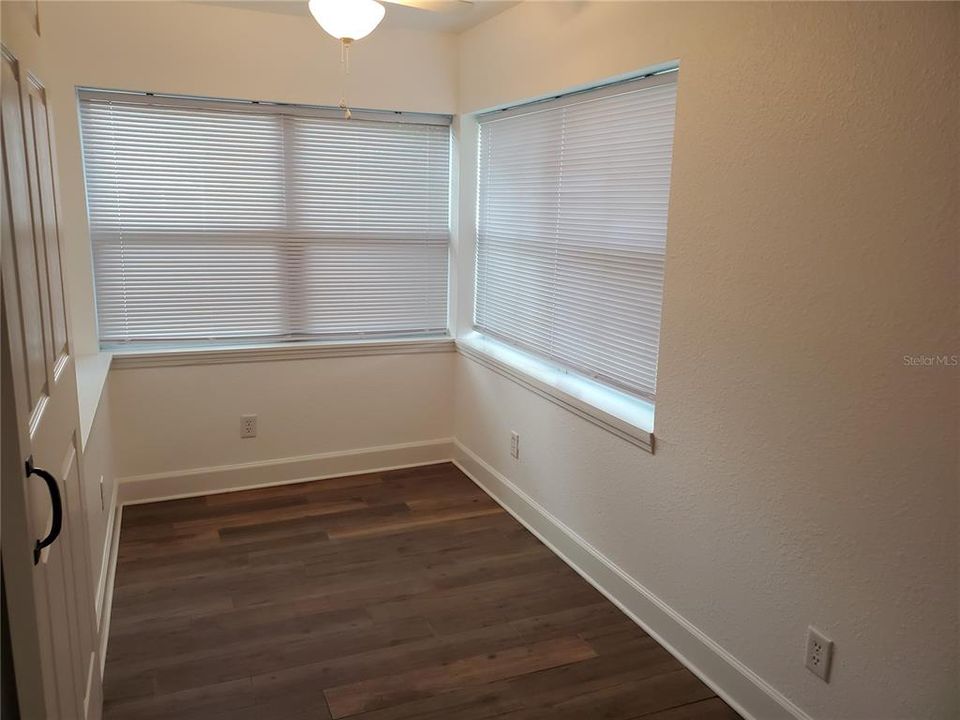 Recently Rented: $2,850 (2 beds, 1 baths, 1388 Square Feet)