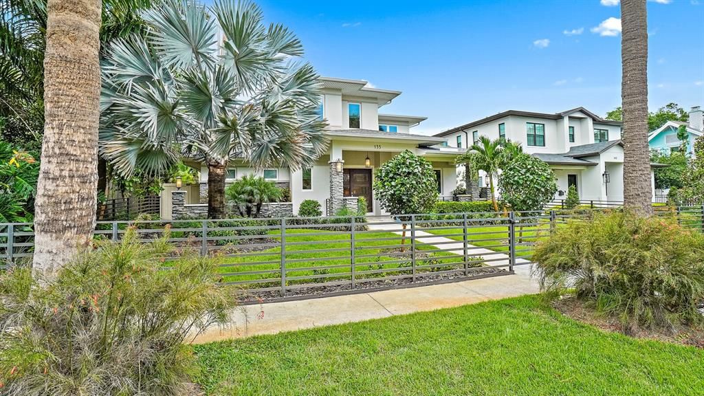 Recently Sold: $2,100,000 (3 beds, 4 baths, 3193 Square Feet)