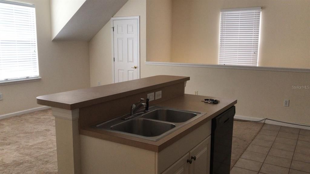 Recently Rented: $1,395 (1 beds, 1 baths, 750 Square Feet)