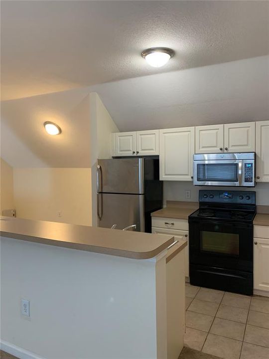 Recently Rented: $1,395 (1 beds, 1 baths, 750 Square Feet)