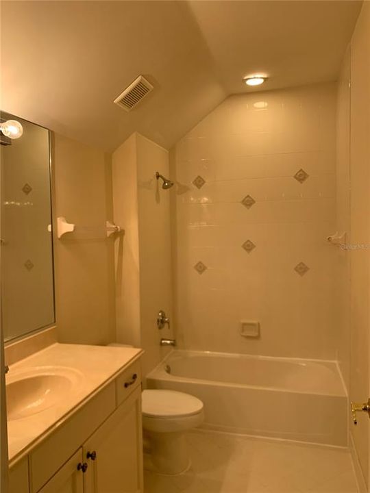 最近租的: $1,395 (1 贝兹, 1 浴室, 750 平方英尺)