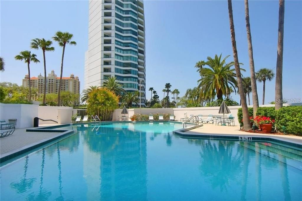 Recently Sold: $1,100,000 (2 beds, 2 baths, 1555 Square Feet)