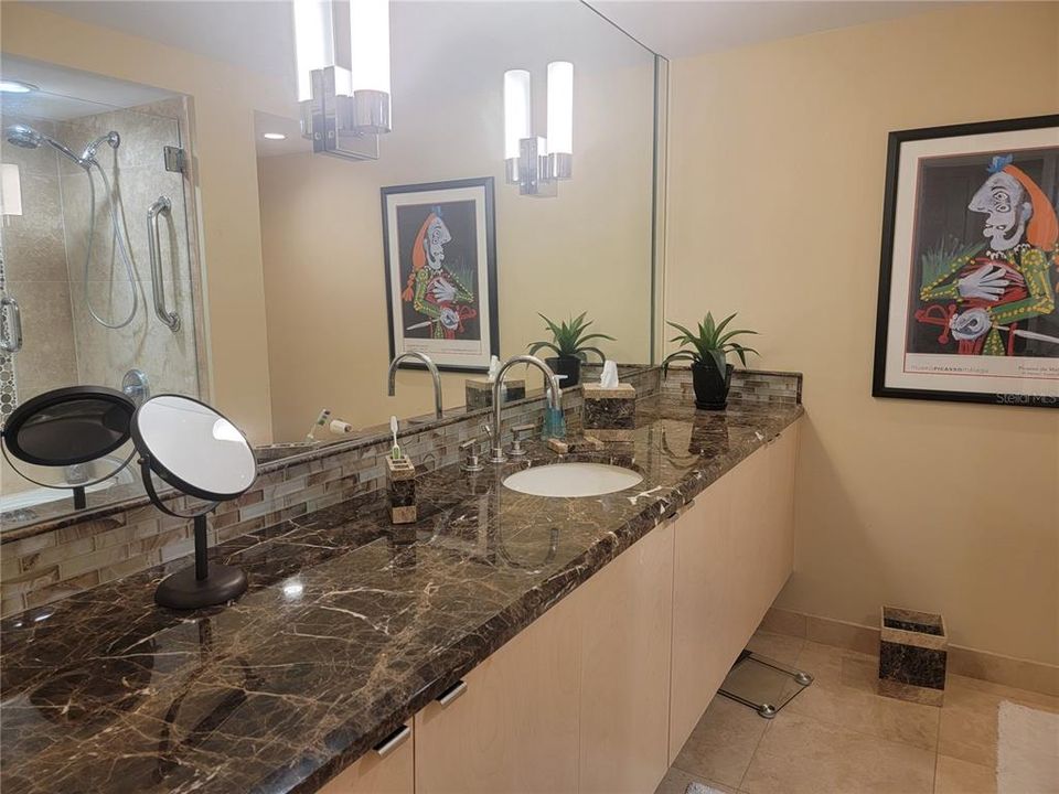 Recently Sold: $1,100,000 (2 beds, 2 baths, 1555 Square Feet)