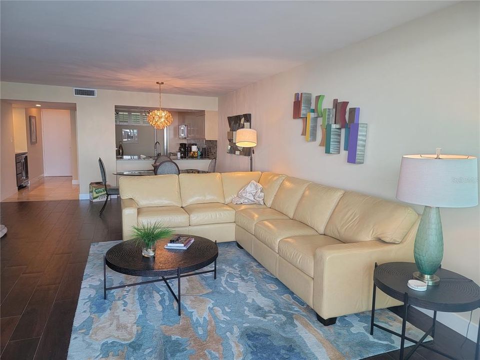 Recently Sold: $1,100,000 (2 beds, 2 baths, 1555 Square Feet)