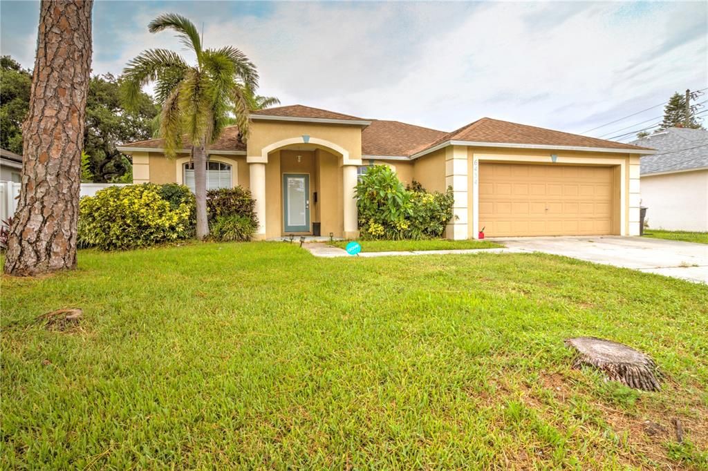 Recently Sold: $425,000 (3 beds, 2 baths, 1394 Square Feet)