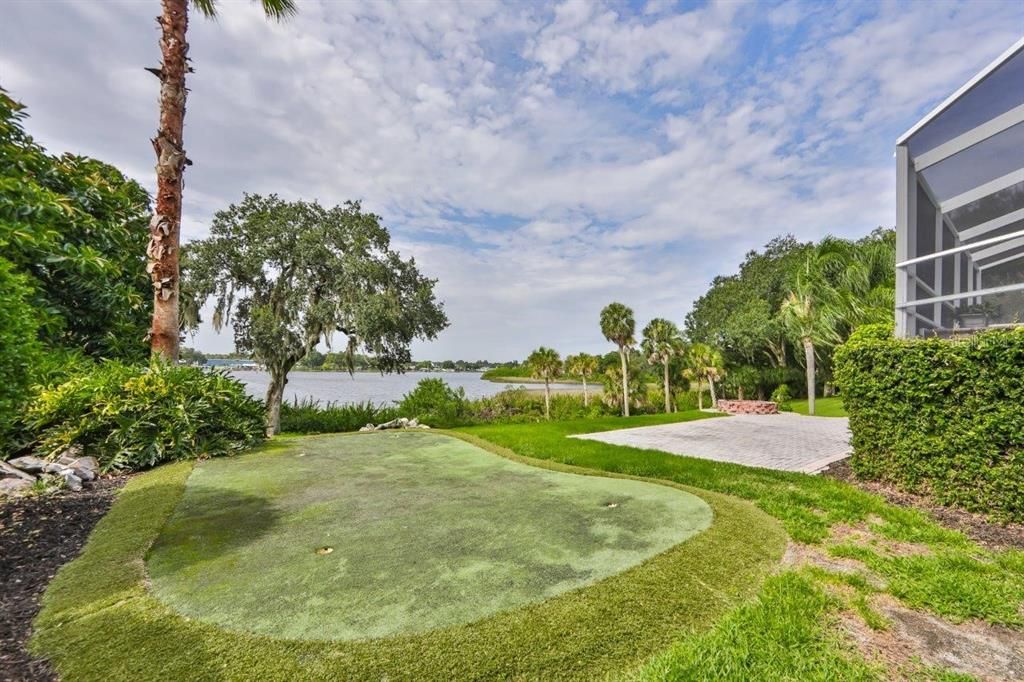 Recently Sold: $1,200,000 (5 beds, 4 baths, 4718 Square Feet)
