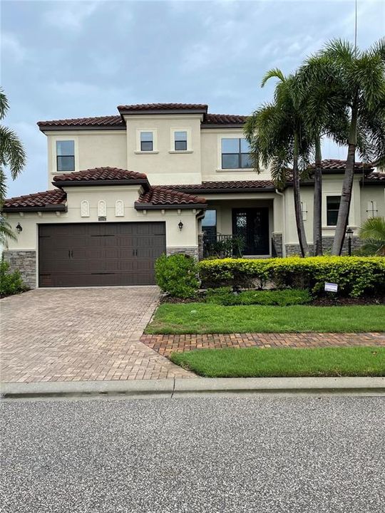 Recently Sold: $1,000,000 (4 beds, 4 baths, 3353 Square Feet)