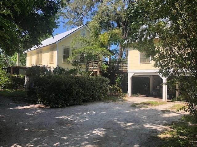 Recently Sold: $450,000 (2 beds, 3 baths, 1798 Square Feet)
