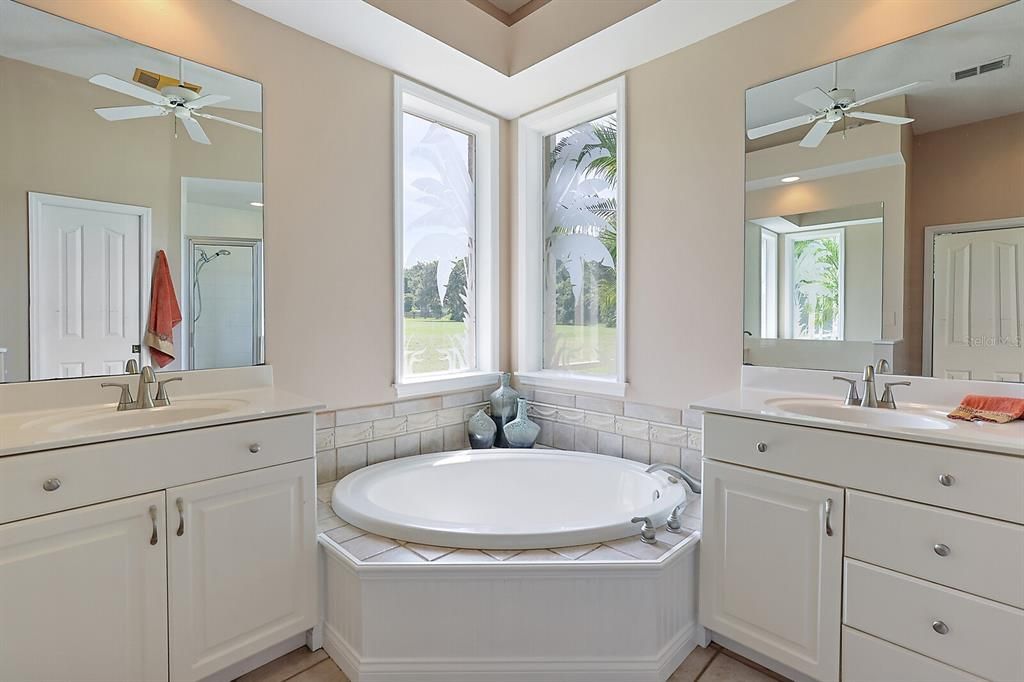 Double Vanities and Sinks and Enjoy the Soaking Tub